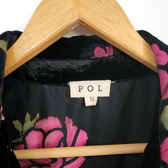 POL Pleated Floral Burnout Baby Doll Cap Sleeve Top Velvet Size Small - Picture 7 of 10